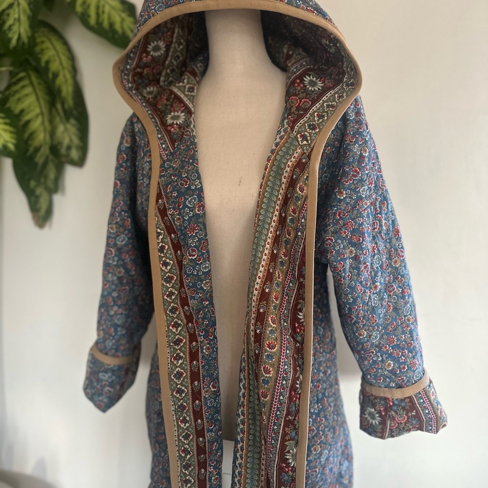 Bohemian Reversible Quilt Jacket with Hood - Picture 8 of 12